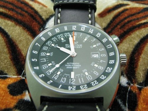 87a1093ced8018f9med.jpg