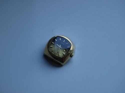 de728595e4b0930dmed.jpg