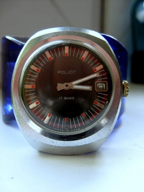 5c941717879f6768med.jpg