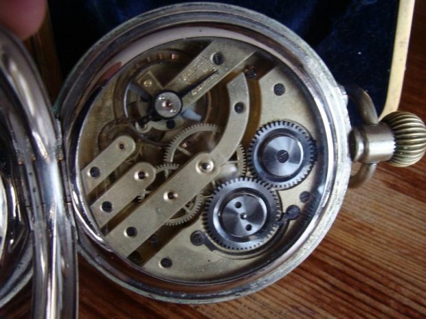 3b775dd772741563gen.jpg