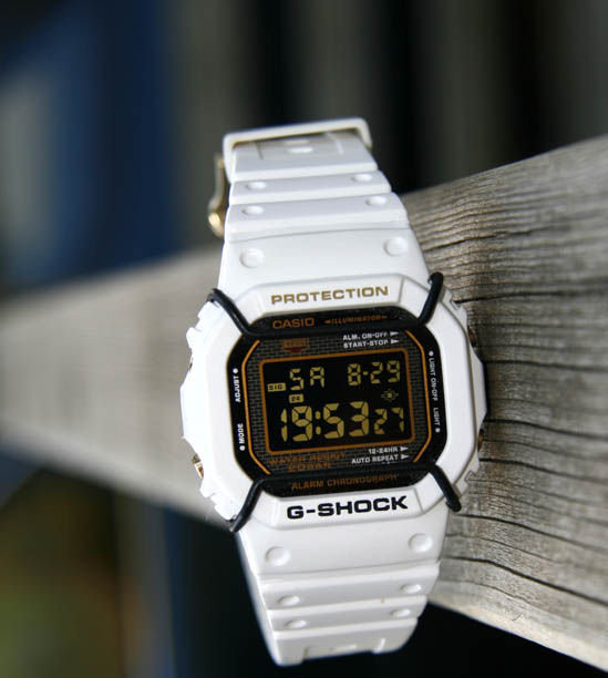 Rising-White-DW5025B-7-Shows-50Gs-Casio-