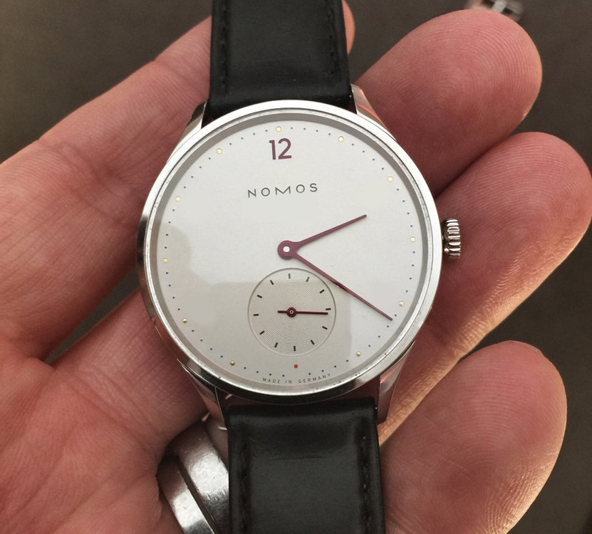 nomos3e.jpg