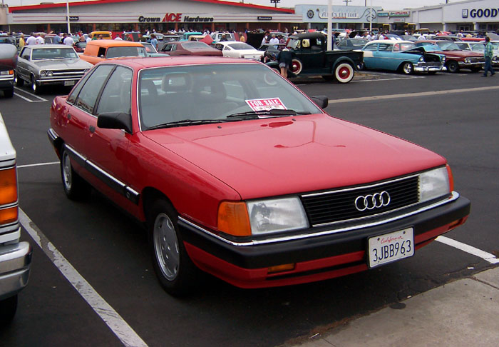 Audi_100.jpg