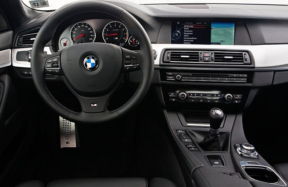 2012-BMW-F10-M5-Interior-Front-Dash.jpg