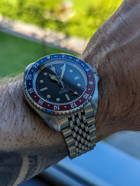 Cjc1sb9h.jpg