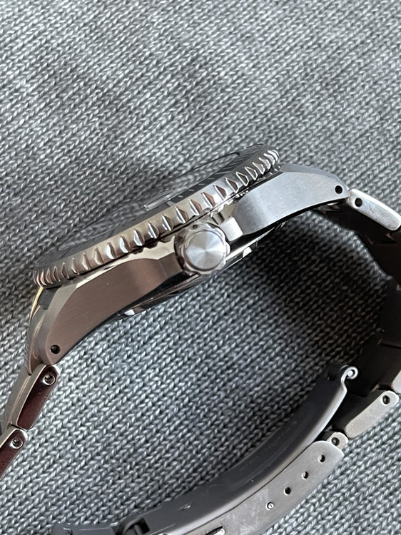 718-ED14-F-FDE1-45-EB-9-F76-EFF90924877-