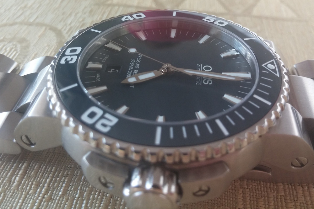 aquisbezel2.jpg