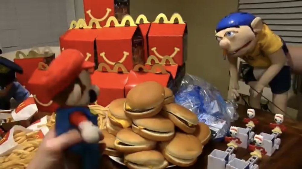 please FOLLOW @PepsiRanheta on Twitter: "Later were the 100 happy meals are  eaten https://t.co/KUwudyTmsi" / Twitter