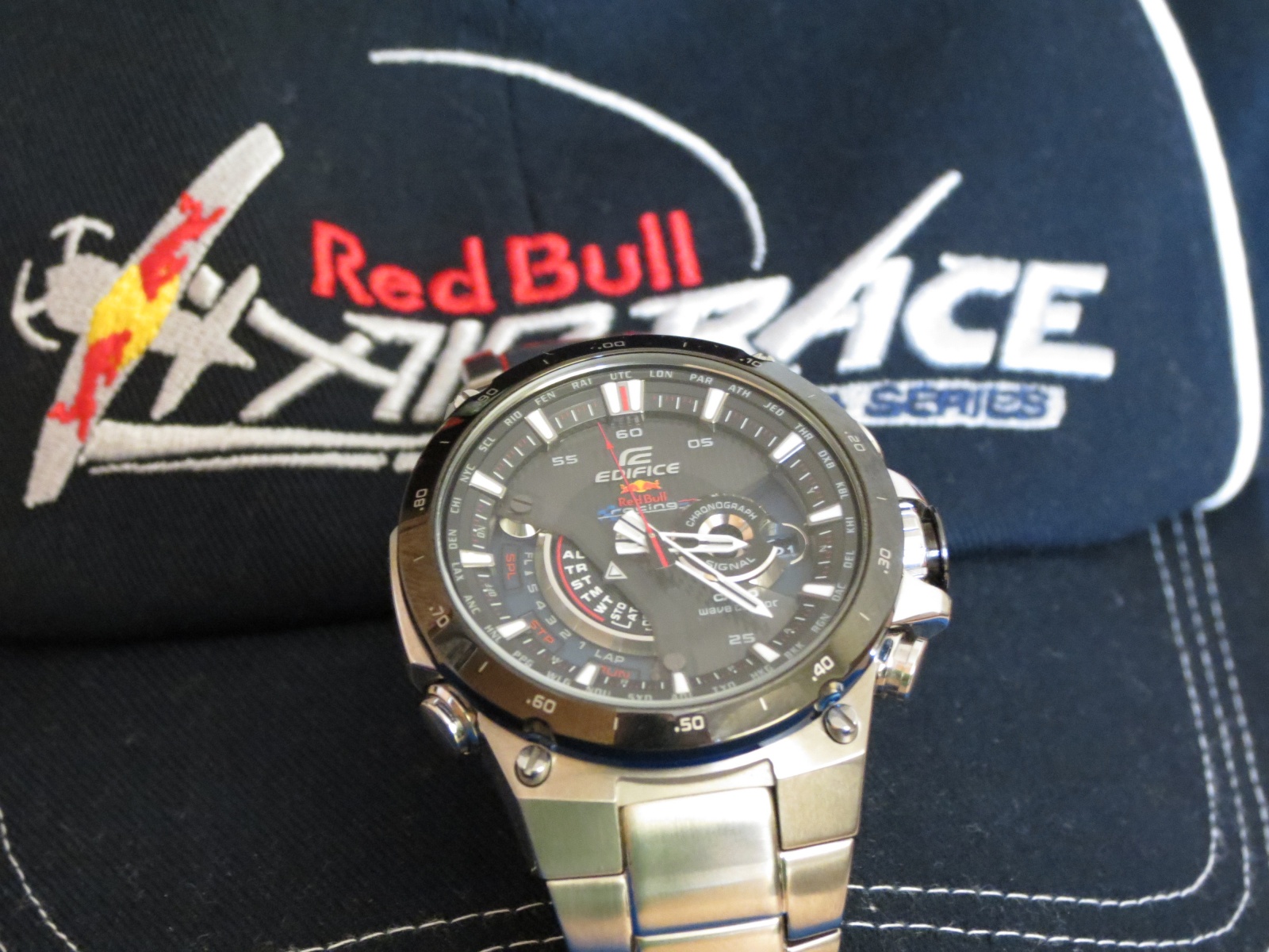 CASIO EDIFICE Red Bull EQW-A1000RB