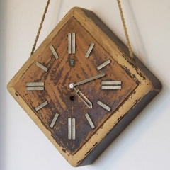 Zegar Ścienny Wahadłowy '' MEDALION"  10/58