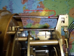 Wałek łączący tarczę z mechanizmem