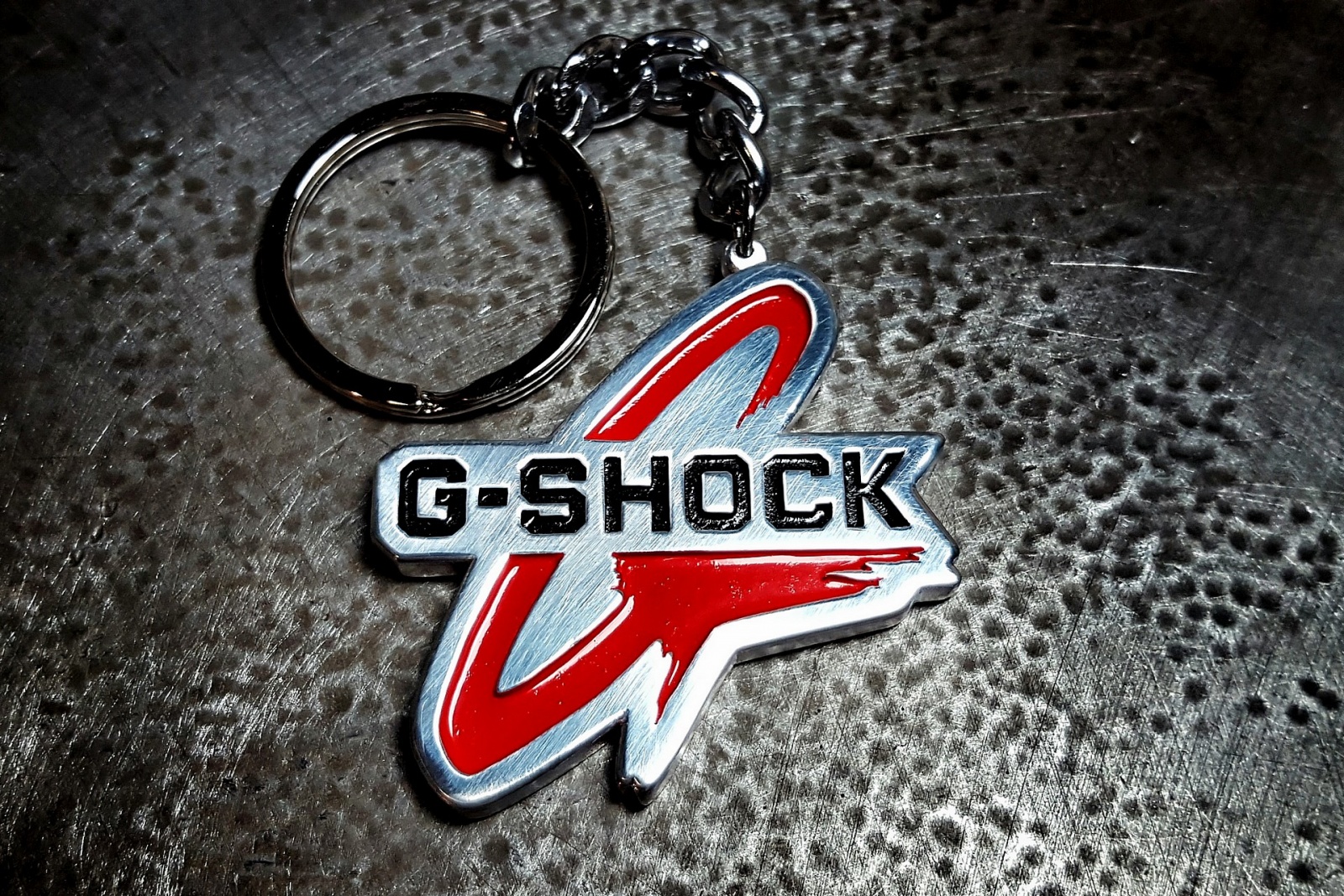 Reczynie wykonany breloczek G-SHOCK