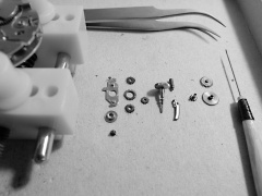 Mechanizm nastawczy i przekładnia wskazań