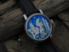 "Pegasus" srebrna tarcza pokryta emalią porcelanową.