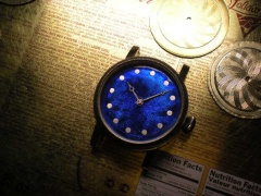 Testowa tarcza srebro giloszowana i pokryte emalią na gorąco. ( L/K )