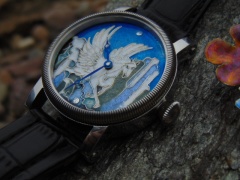 "Pegasus" srebrna tarcza pokryta emalią porcelanową.