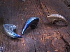 Pazur Allozaura z tytanu I brązu