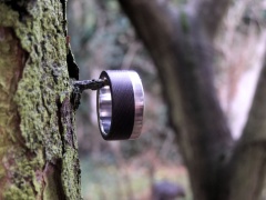 Obrączka z drewna wenge