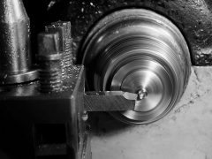 Stalowa klamra 26mm w trakcie powstawania