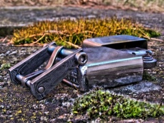 Klamra z damastu i tytanu