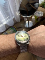 60F19253 CE82 4042 BD6D 23E670AB4E95