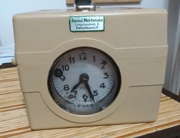 Zegar do odbijania przylotu gołębi