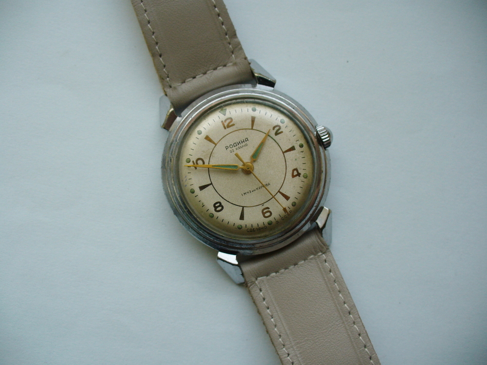 Rodina 12h biala.jpg