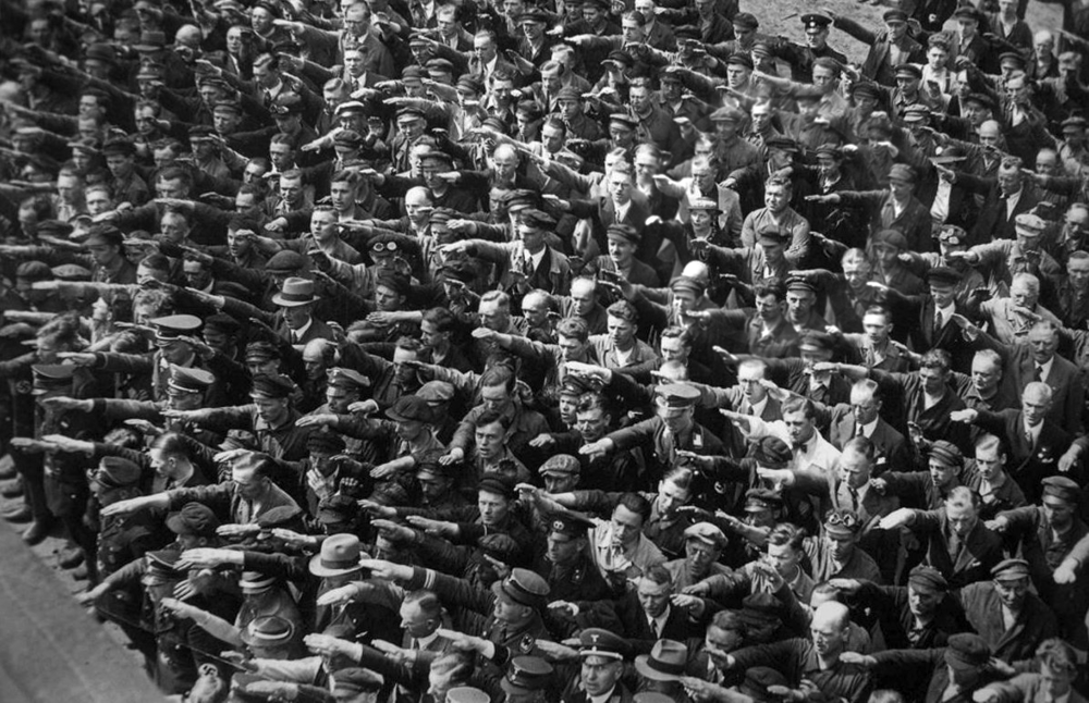 August-Landmesser-Almanya-1936-circle-removed.png
