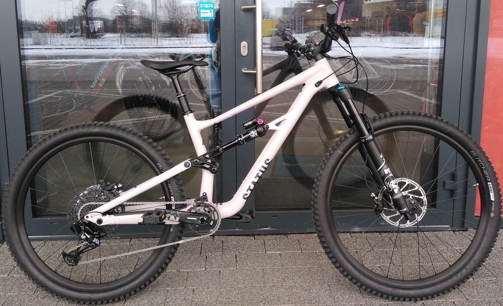 Specialized-Status-140-2021-nowy-specialized-eduro-trail-mtb-statuz-001.jpg