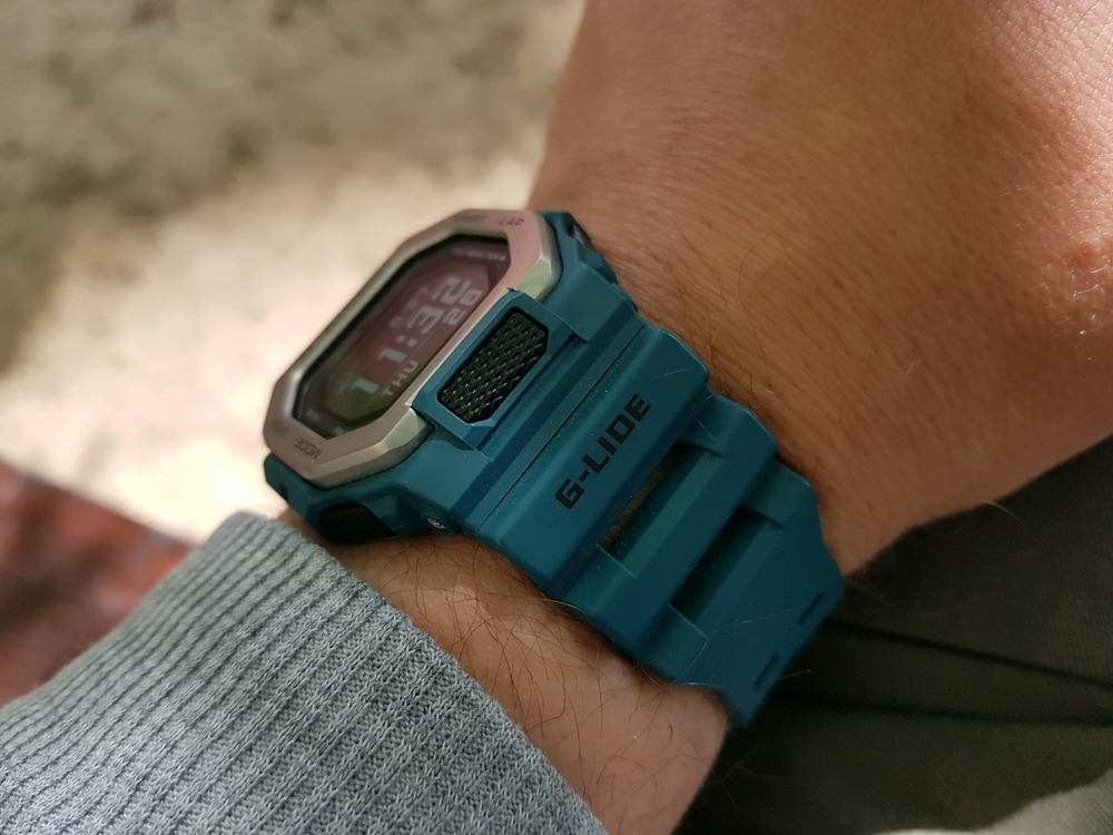 Casio G-shock GBX-100-2ER (6).jpg