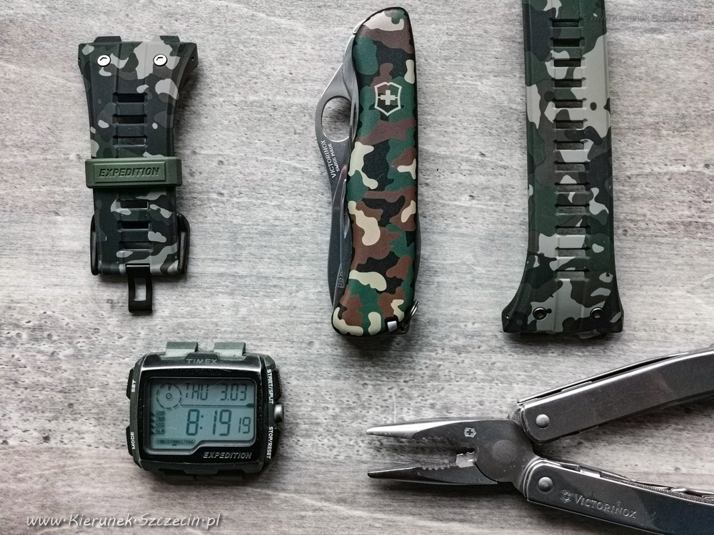 2022 03 03 _02 Timex Expedition Grid Shock, wymiana paska.JPG