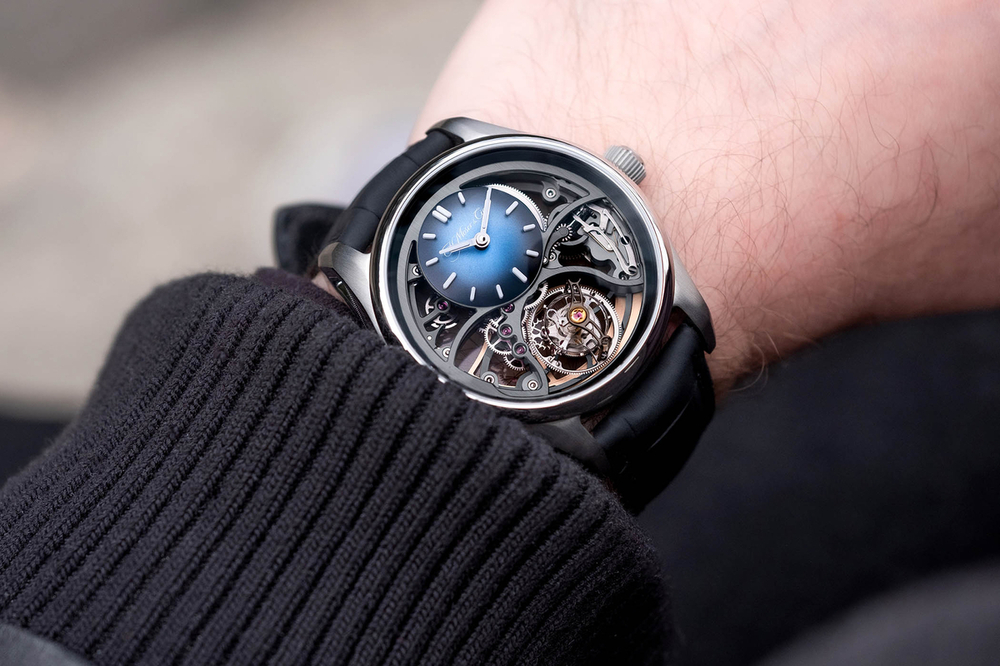 H-Moser-Cie-Pioneer-Cylindrical-Tourbillon-Skeleton-8.thumb.jpg.17efc178f9e0071c074cd1d94dec4a73.jpg