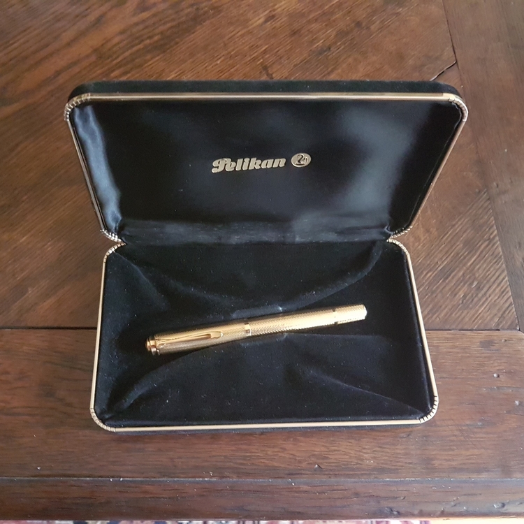 pelikan 760 3.jpg