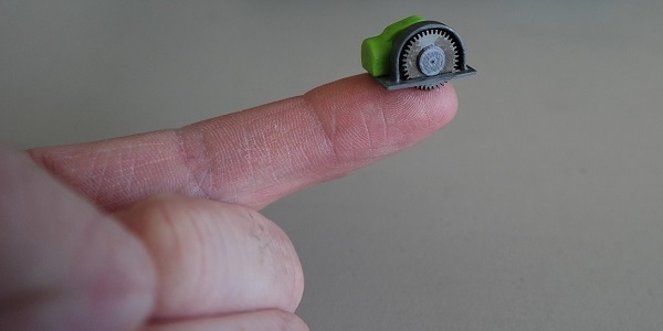 Smallest_Working_Circular_Saw1.jpg.58d6a368af0c7efac56c3266fd0a62fc.jpg