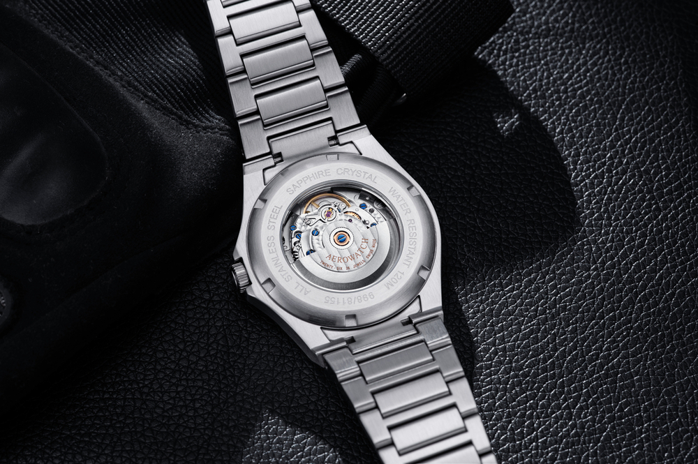 A 60998 AA01 M_movement.jpg