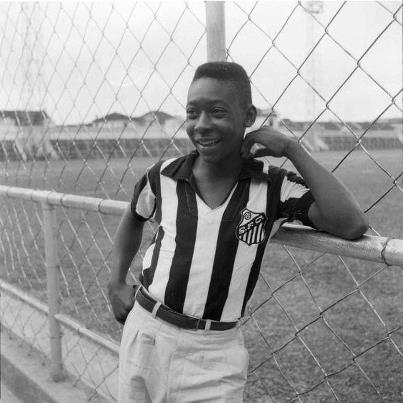 pele-jovenet-retro.jpeg.f441928a2a91b54be5e389ddc9f63911.jpeg