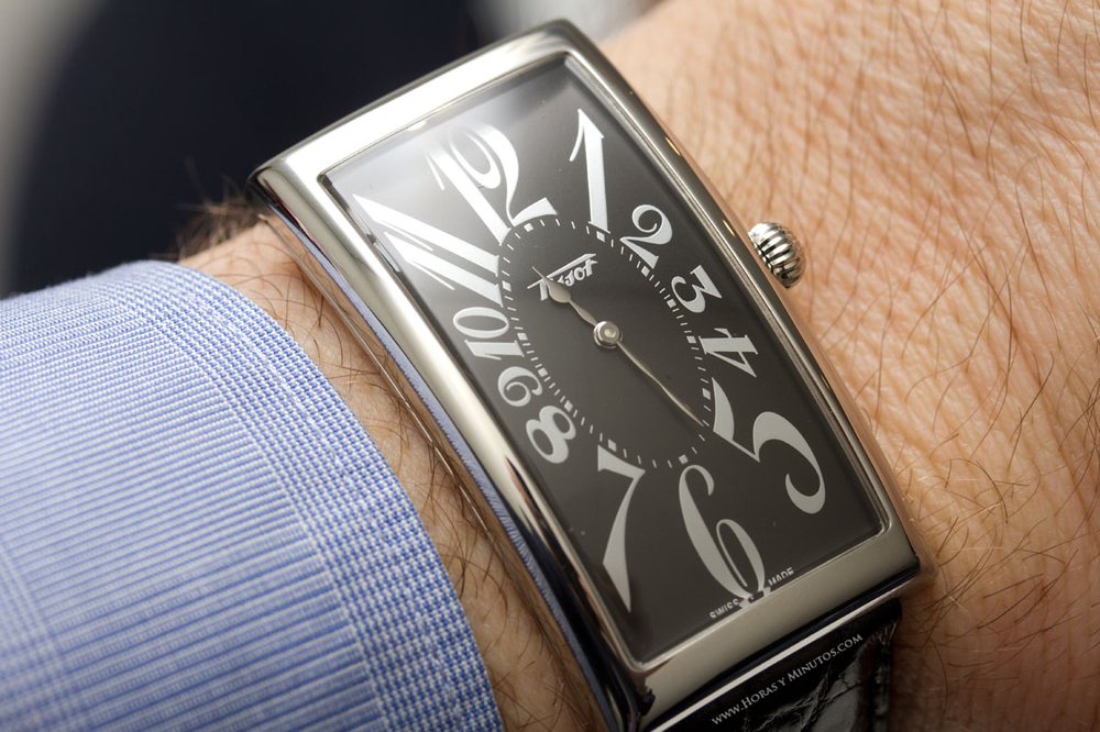 Tissot-Heritage-Banana-Centenary-Edition-3-Horas-y-Minutos.jpg