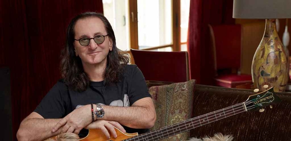 GEDDY_LEE_header.thumb.jpg.98254672e09f87fe1e12d17bf4ae0396.jpg