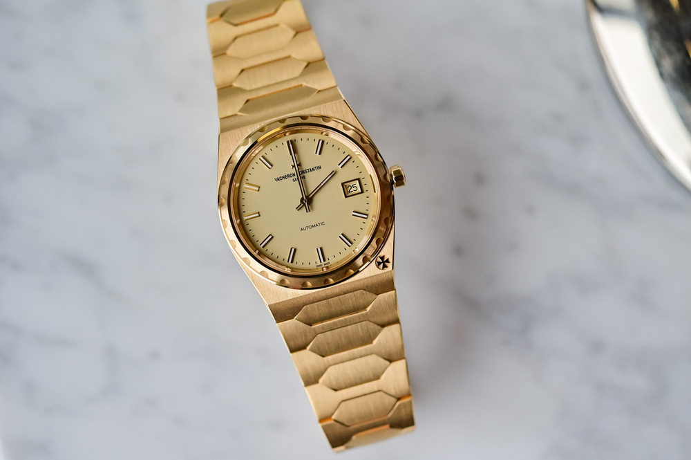 Vacheron-Constantin-Historiques-222-Re-Edition-Yellow-Gold-2022-4200H_222J-B935-review-2.thumb.jpg.f23e8425f9a455ca96c80a2a31a76913.jpg