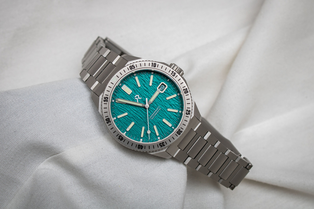 RZE-Endeavour-Glacier-Collection-Watches-28.thumb.jpg.3eb15674fd3ea8332b560fe11ee92268.jpg