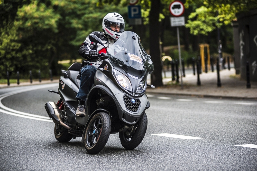 piaggio_mp3_500_hpe_sport_05.jpg