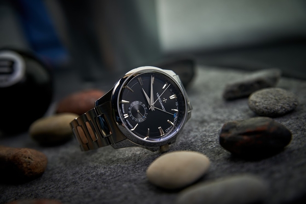 VENEZIANICO Riserva di Carica Nero.jpg