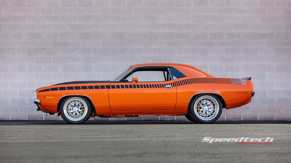 1970-Plymouth-AAR-Cuda-with-a-Supercharged-Hellcat-Redeye-V8-06.jpg