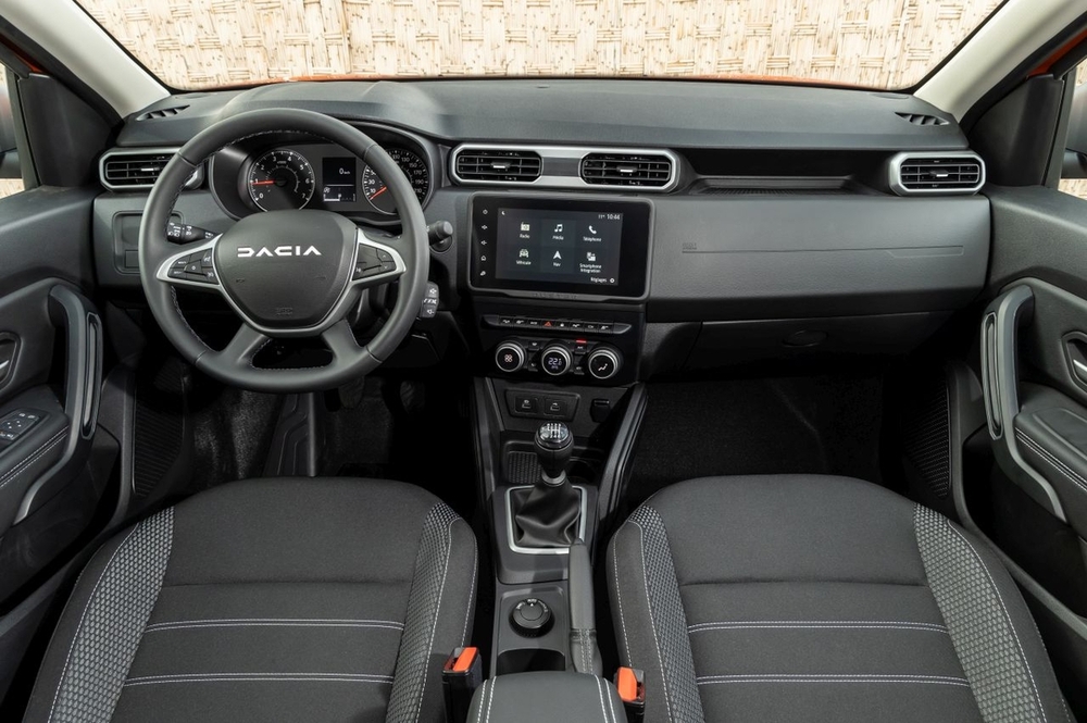 Dacia-Duster-interior1.jpg