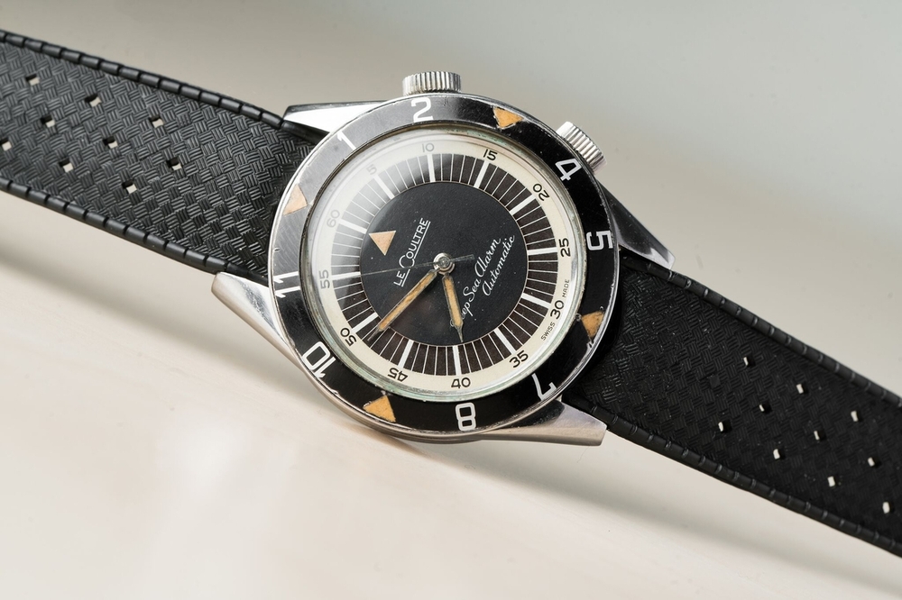 Jaeger-LeCoultre-Deep-Sea-Alarm-01.thumb.jpg.edde9e5cd0c3ed5e4e35ecf0ac2707ad.jpg