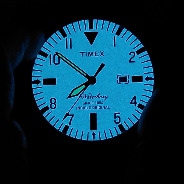 oie_KhMZRZNSPJM7 (1).jpg