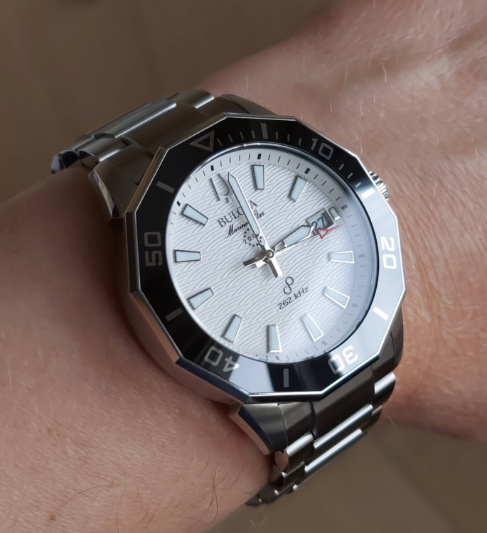 Bulova-96B426_foto1.thumb.png.c02bb7973193c6d946e8b1636098efca.png