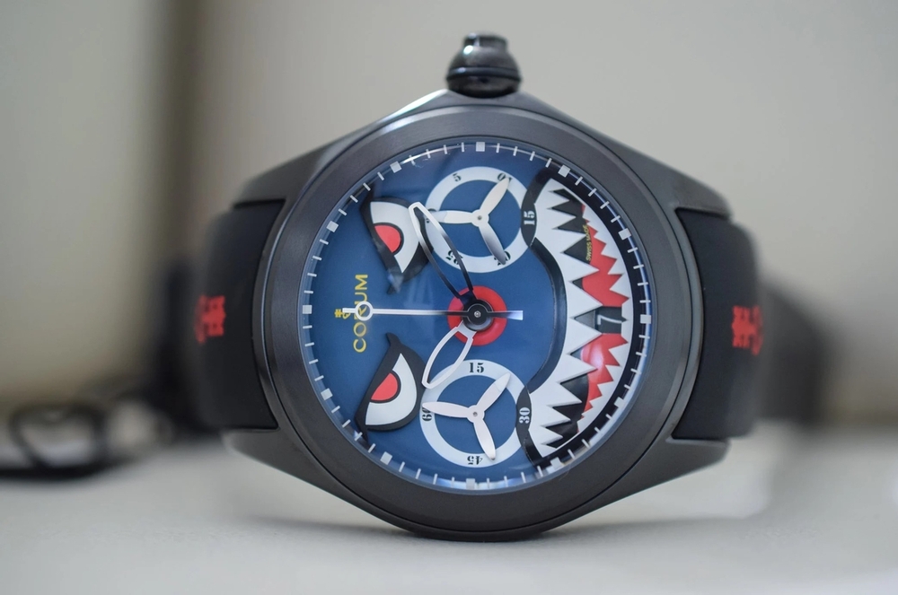 Corum-Bubble-Shark-Mono-Pusher-Chronograph-3.jpg