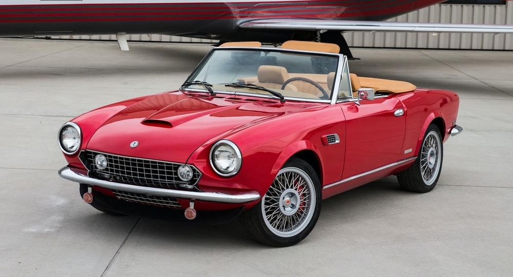 Roadster-Salon-Spider-America-Fiat-124-Spider-EV-conversion-0.jpg