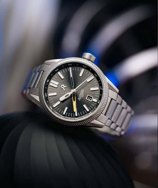 RZE Fortitude GMT S Silver Sunburst.png